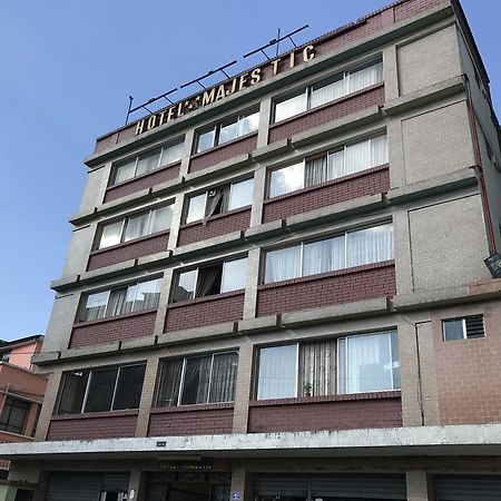 Hotel Majestic Quito Esterno foto