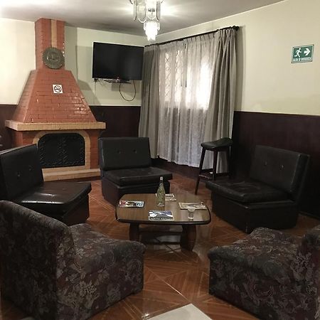 Hotel Majestic Quito Esterno foto