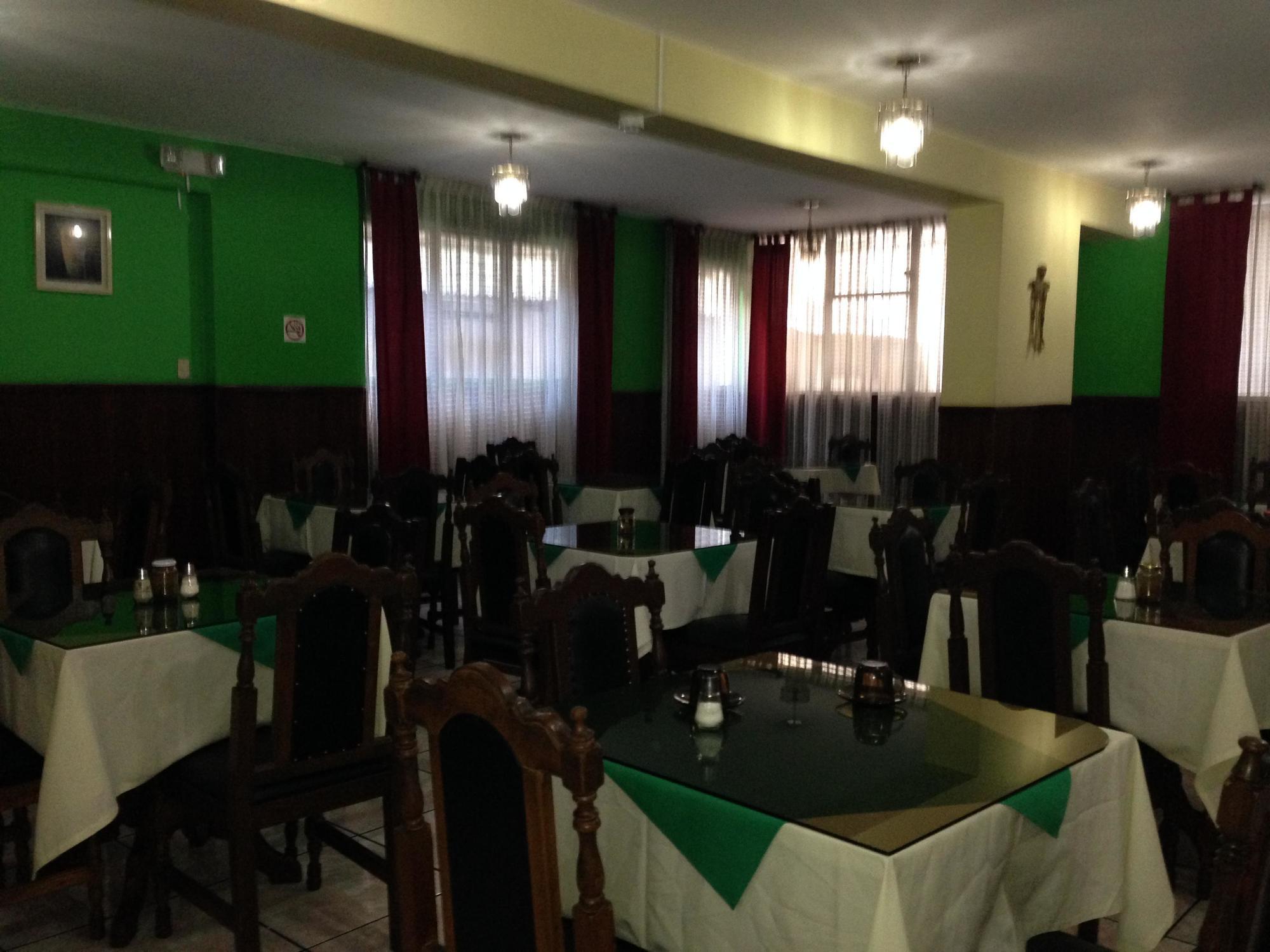 Hotel Majestic Quito Esterno foto
