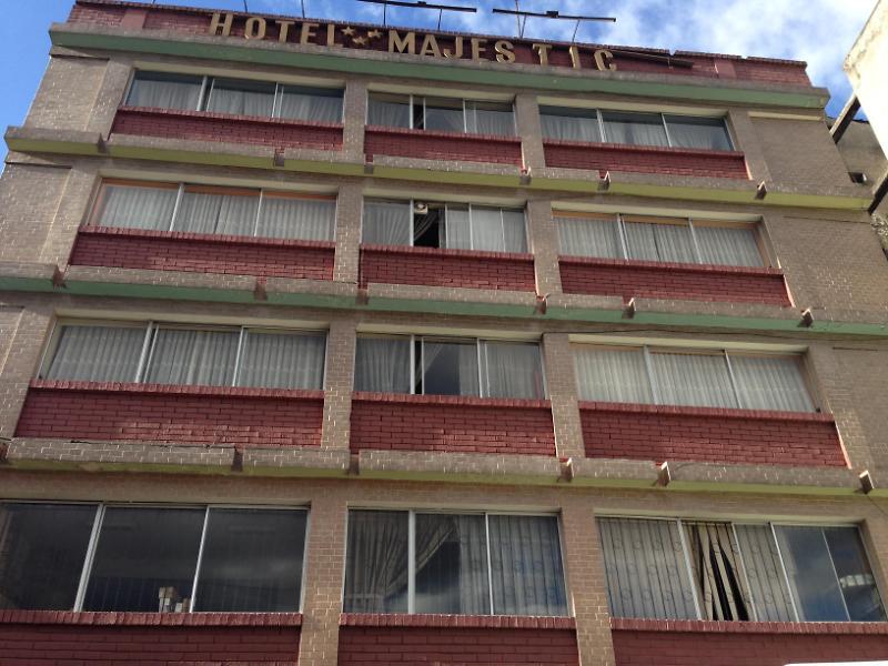 Hotel Majestic Quito Esterno foto