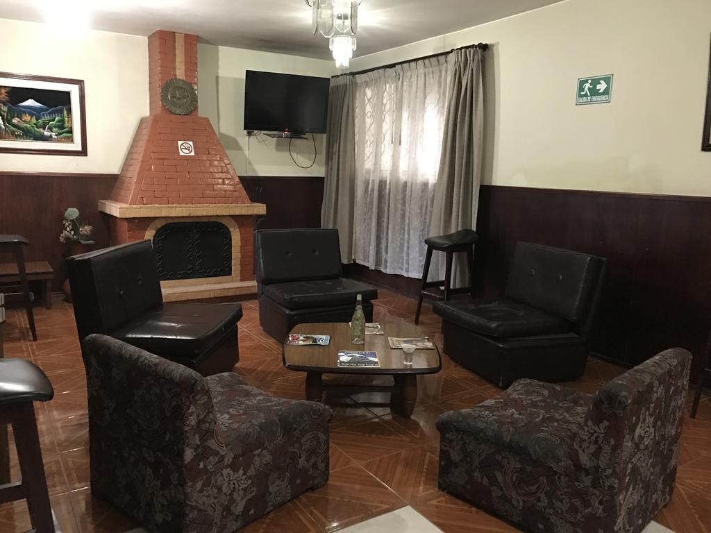 Hotel Majestic Quito Esterno foto