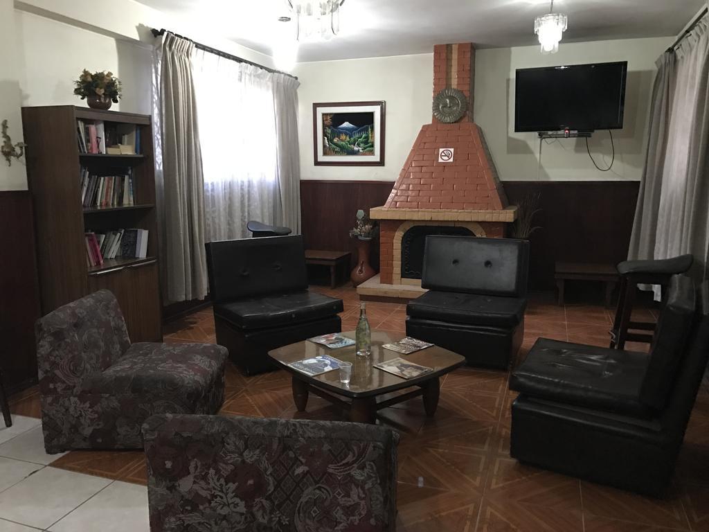 Hotel Majestic Quito Esterno foto
