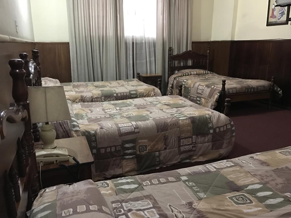 Hotel Majestic Quito Esterno foto
